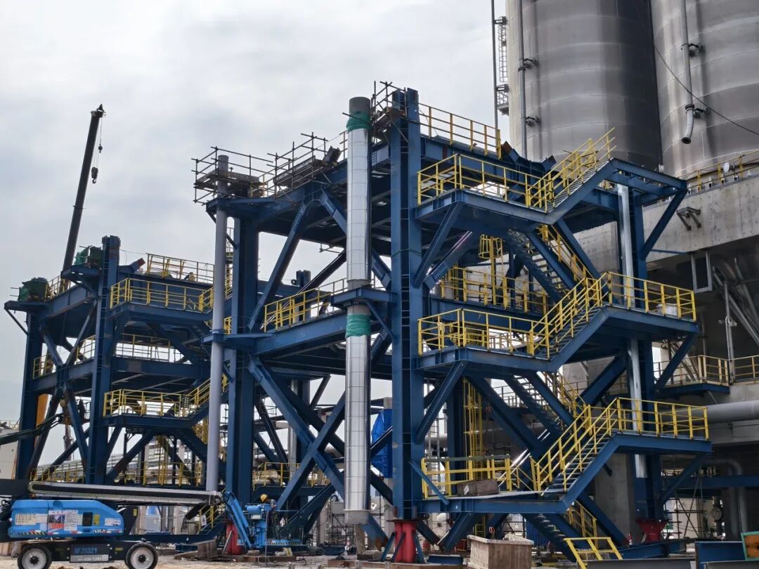 華陸公司總承包福建中沙古雷乙烯項(xiàng)目聚丙烯裝置擠壓造粒框架封頂，標(biāo)志工程建設(shè)取得關(guān)鍵進(jìn)展